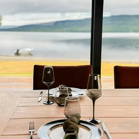 Modern By The In Kvelia 度假居 *