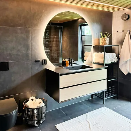 度假居 Modern By The In Kvelia Holand